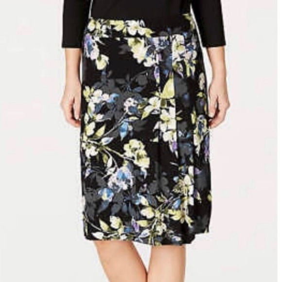 J. Jill Wearever Collection Floral Skirt Stretch Boho Casual Pull On Comfort SP - Picture 1 of 9